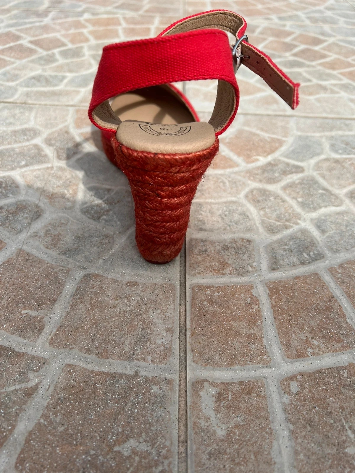 Sapatos com plataforma 38 Dalson vermelho em muito bom estado para mulher – photo 3